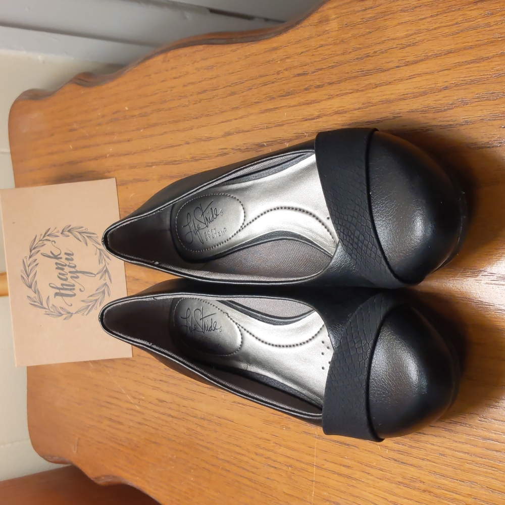 Life Stride Soft System Black Flats